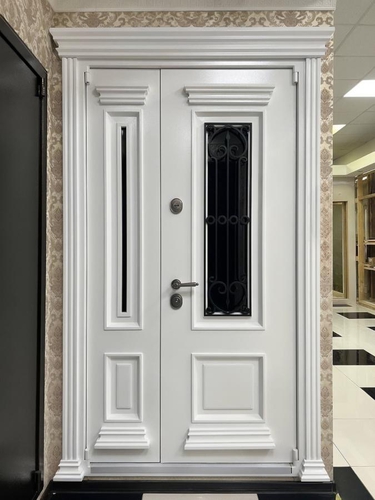 Белая металлобагетная дверь Белая металлобагетная дверь