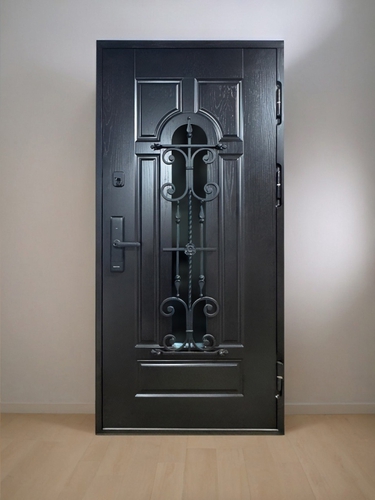 С ковкой и электронным замком С ковкой и электронным замком