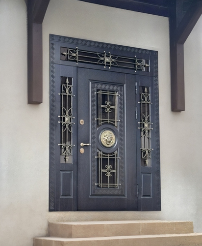 С коваными решетками С коваными решетками