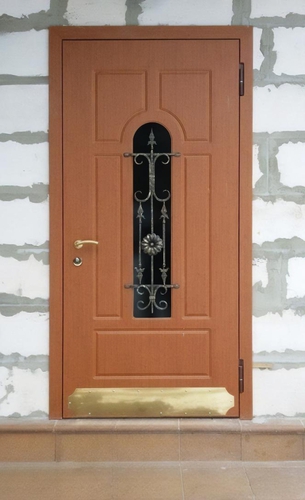 С латунным отбойником С латунным отбойником