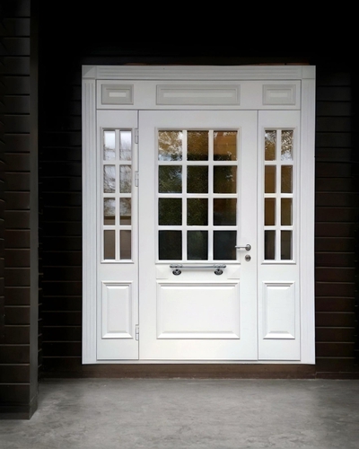Парадная дверь белого цвета Парадная дверь белого цвета