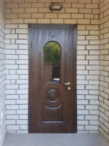 Уличная дверь со стеклом Уличная дверь со стеклом