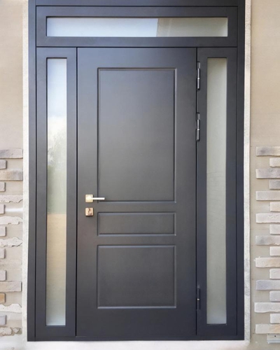 Дверь с остеклением по бокам Дверь с остеклением по бокам