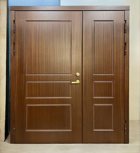 Полуторная дверь (фото из цеха) Полуторная дверь (фото из цеха)