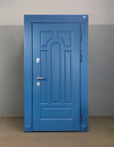 Синяя дверь с отделкой МДФ окрас по RAL Синяя дверь с отделкой МДФ окрас по RAL